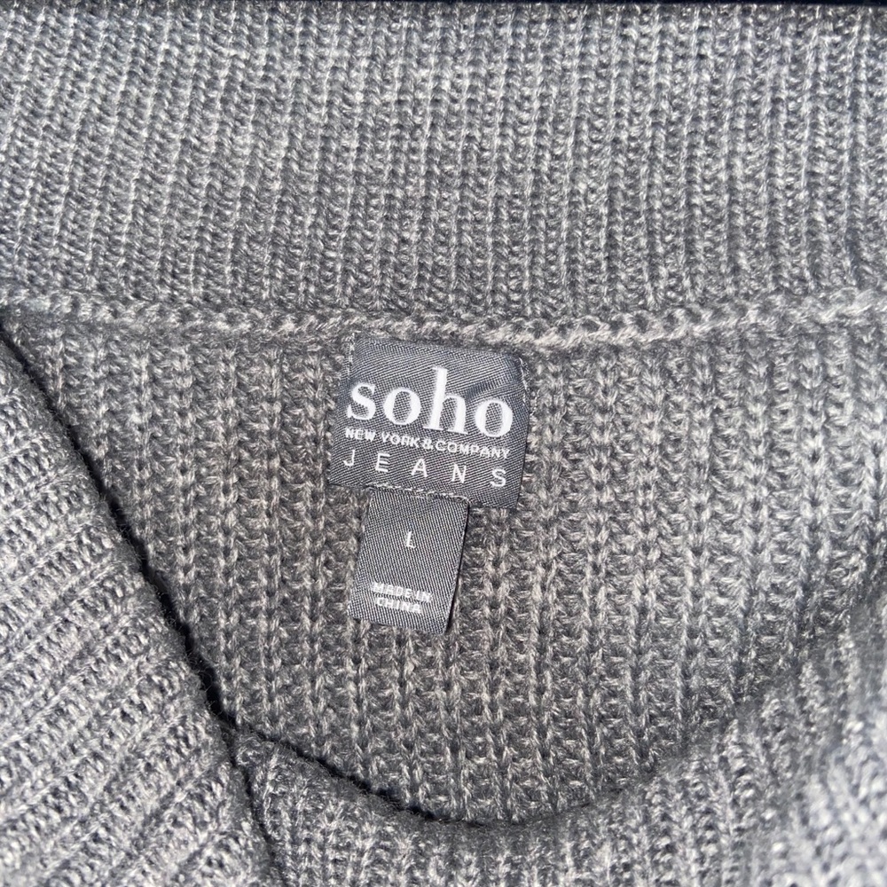 Sweaters - Picture 5 of 7